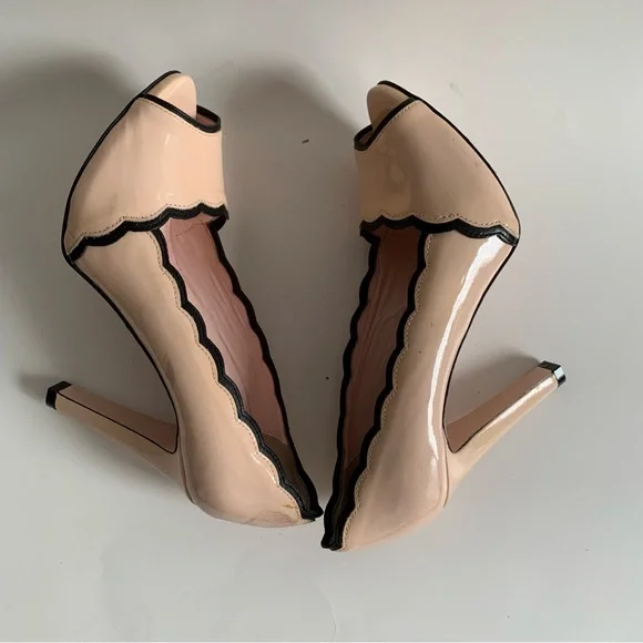 Red Valentino Scalloped Trim Patent leather peep toe pumps pale pink and black - Picture 10 of 14